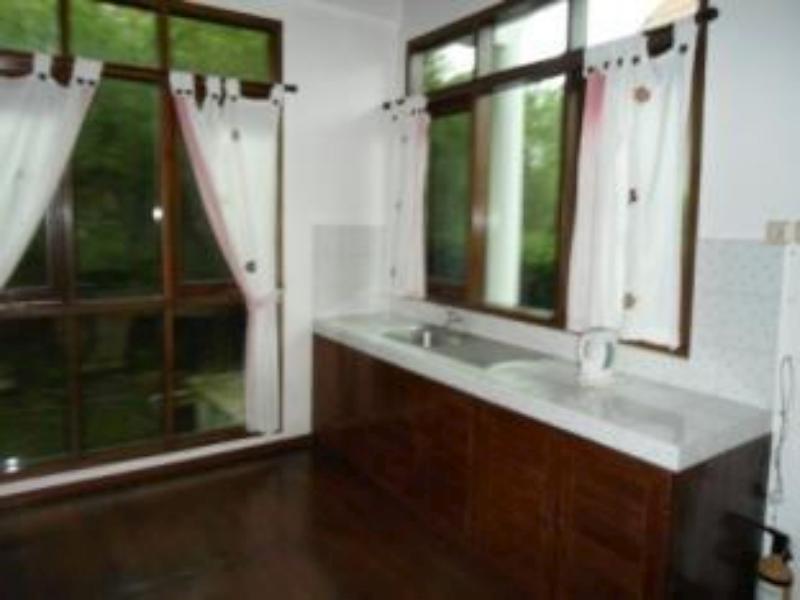 Nasta Inn ตราวาส ภายนอก รูปภาพ